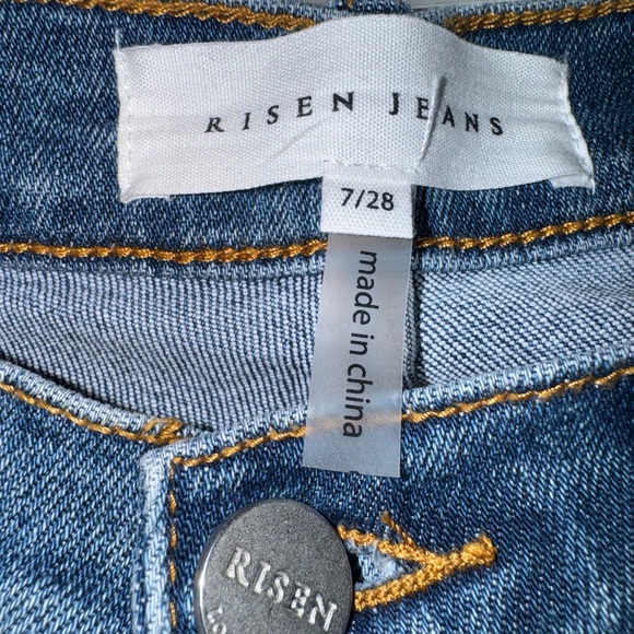 Women’s risen brand dipped v wide leg jeans. Dark wash.  RDP5276. NWT - Picture 5 of 6